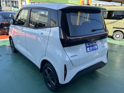 サクラ(ニッサン)中古車 後方