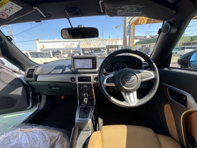 コペン(ダイハツ)中古車 後席内装