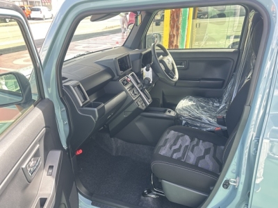 タフト(ダイハツ)届出済未使用車 前席内装