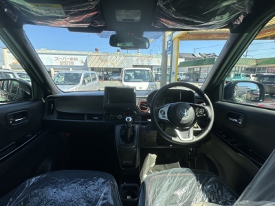 N-ONE(ホンダ)届出済未使用車 後席から見た前席