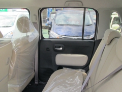 ミラココア(ダイハツ)未使用車 前席内装
