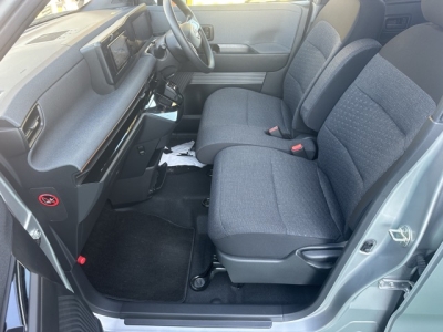 サクラ(ニッサン)中古車 前席内装