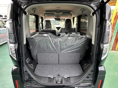 新型スペーシアカスタムのOEM(スズキ)届出済未使用車 内外装写真他２