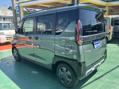 デリカミニ(三菱)届出済未使用車 後方