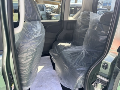 デリカミニ(三菱)届出済未使用車 後席内装