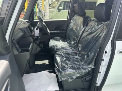 タントカスタム(ダイハツ)届出済未使用車 前席内装