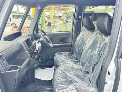 タントカスタム(ダイハツ)届出済未使用車 前席内装