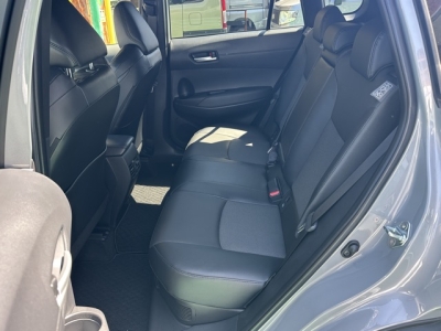 カローラクロス(トヨタ)中古車 後席内装