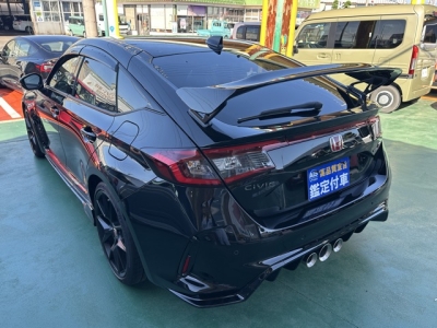 シビック(ホンダ)登録済未使用車 後方
