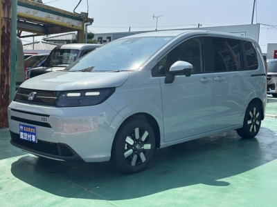 新型フリード(ホンダ)登録済未使用車 前方