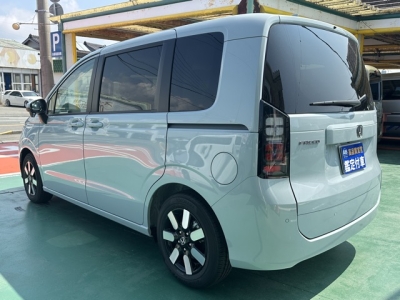 新型フリード(ホンダ)登録済未使用車 後方