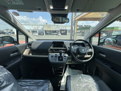 新型フリード(ホンダ)登録済未使用車 内外装写真