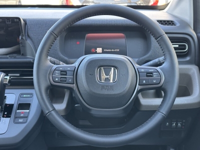 新型フリード(ホンダ)登録済未使用車 内外装写真他