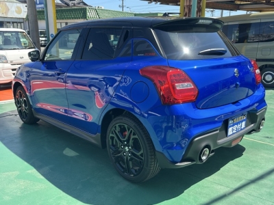 スイフトスポーツ(スズキ)登録済未使用車 後方