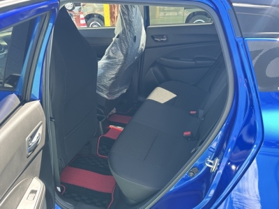 スイフトスポーツ(スズキ)登録済未使用車 後席内装