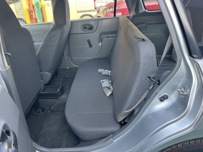 AD(ニッサン)中古車 後席内装