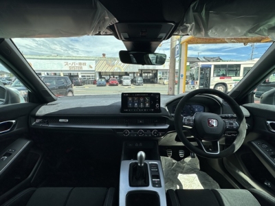シビック(ホンダ)登録済未使用車 後席から見た前席