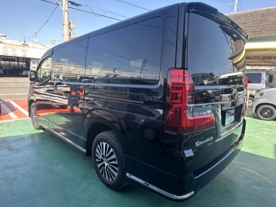 グランエース(トヨタ)中古車 後方