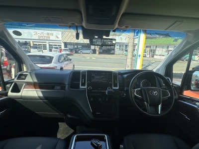 グランエース(トヨタ)中古車 内外装写真