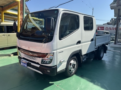 キャンター(三菱)登録済未使用車 前方