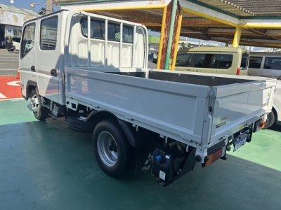 キャンター(三菱)登録済未使用車 後方