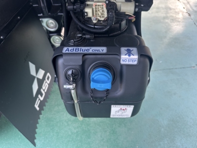 キャンター(三菱)登録済未使用車 内外装写真他１