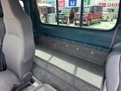 キャリートラック(スズキ)中古車 後席内装