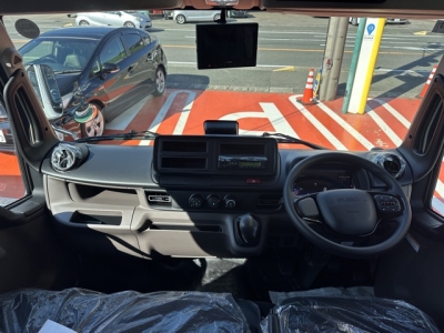 キャンター(三菱)レンタ登録済未使用車 内外装写真他