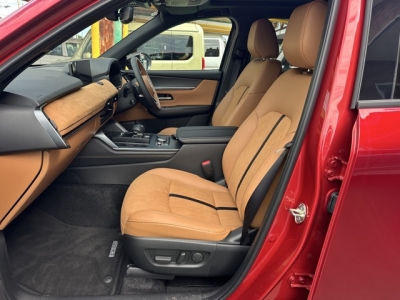 CX-60(マツダ)中古車 後席内装