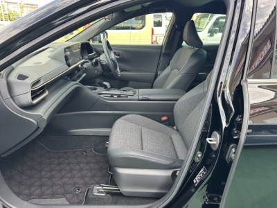 クラウンクロスオーバー(トヨタ)中古車 前席内装