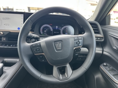 クラウンクロスオーバー(トヨタ)中古車 内外装写真他