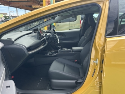 プリウス(トヨタ)中古車 前席内装
