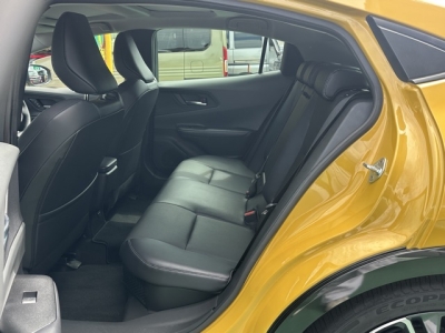 プリウス(トヨタ)中古車 後席内装