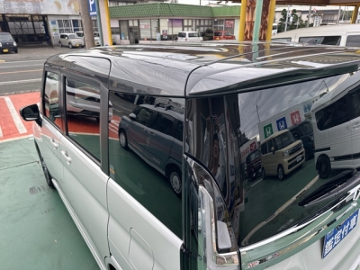 新型ソリオバンディッド(スズキ)登録済未使用車 後席から見た前席