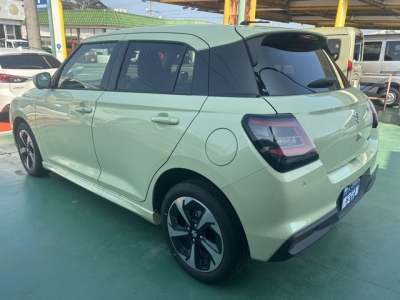 新型スイフト(スズキ)ディーラ-試乗車 後方