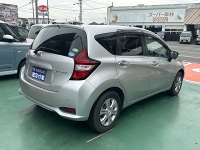 ノート(ニッサン)中古車 内外装写真他２