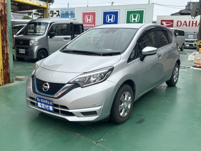 ノート(ニッサン)中古車 前方