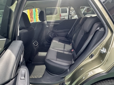 レガシィアウトバック(スバル)中古車 後席内装