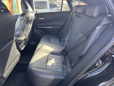 ハリアー(トヨタ)登録済未使用車 後席内装