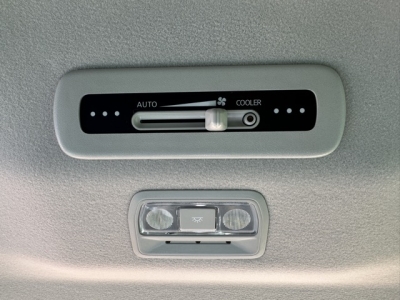 セレナ(ニッサン)登録済未使用車 内外装写真他