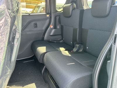 タントカスタム(ダイハツ)届出済未使用車 後席内装