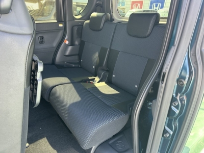 タントカスタム(ダイハツ)中古車 後席から見た前席
