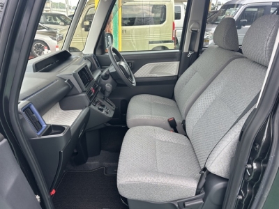タント(ダイハツ)中古車 前席内装