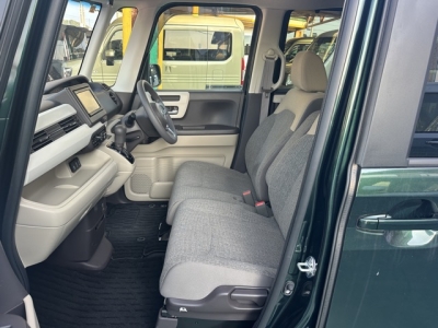 N-BOX(ホンダ)中古車 前席内装
