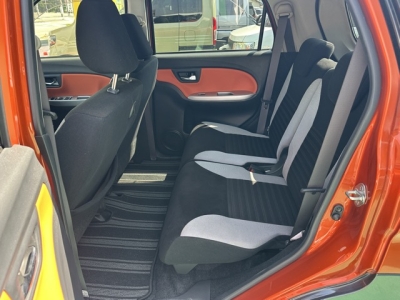 キャスト(ダイハツ)中古車 後席内装