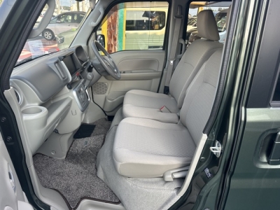 NV100クリッパーリオ(ニッサン)中古車 前席内装