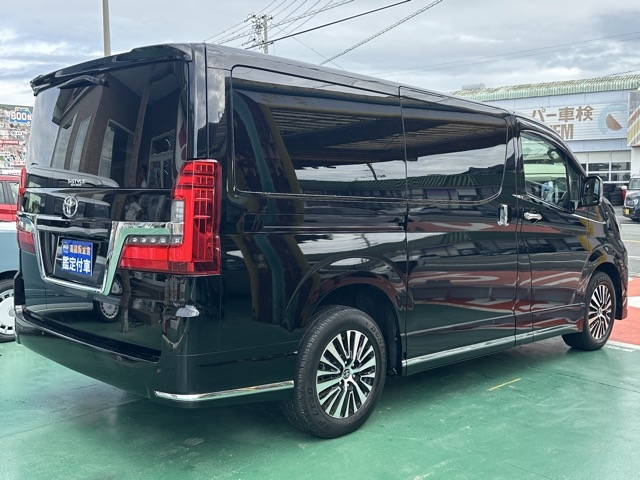 グランエース(トヨタ)中古車 14