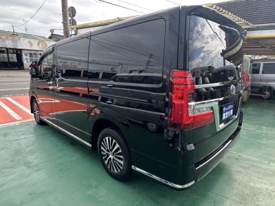 グランエース(トヨタ)中古車 後方