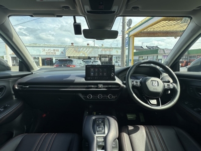 ZR-V(ホンダ)中古車 後席から見た前席