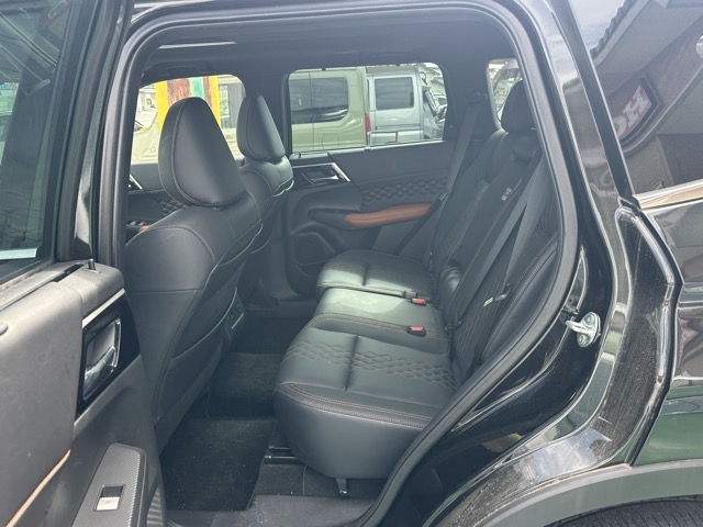 アウトランダー(三菱)中古車 4